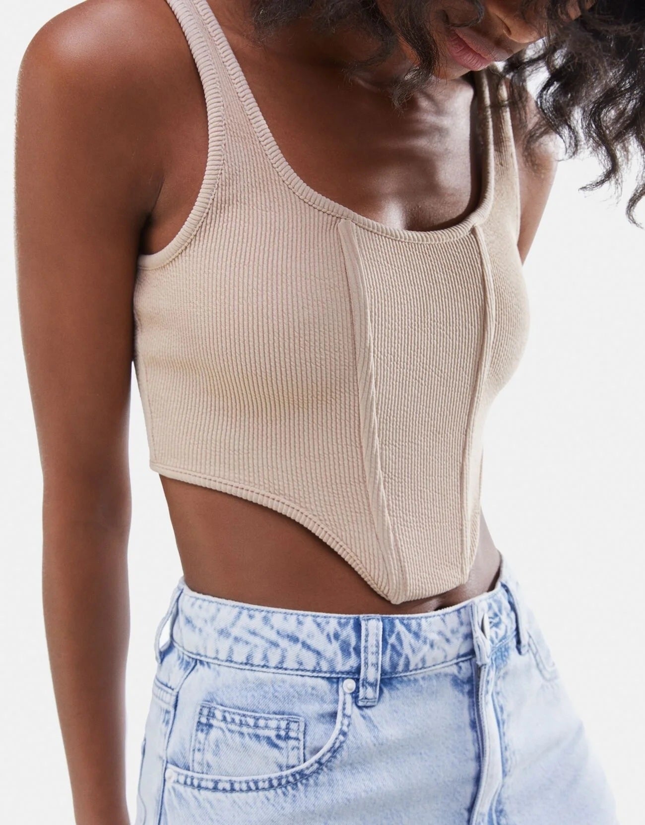 Women's Short Curved Thread Sleeveless top